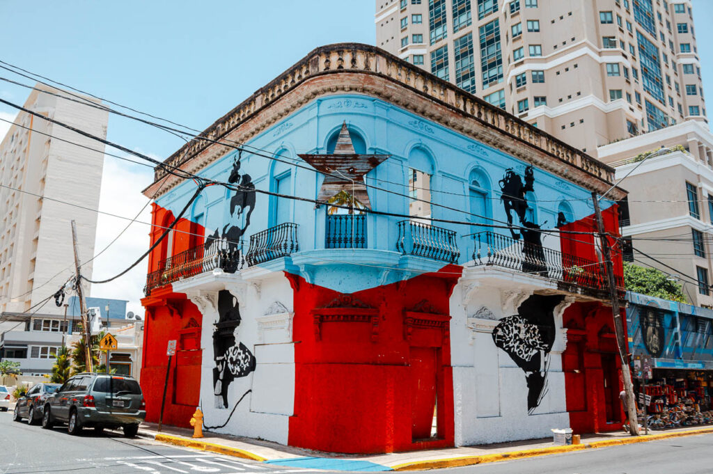 building painted like Puerto Rican flag